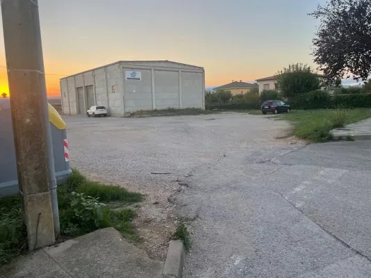 Parcela Urbana de 600 m2, muy bien ubicada en el centro de la población de Navata.